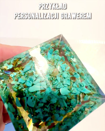 Orgonit-Energiepyramide "Zenith" mit Lapislazuli, ideal als Geschenk