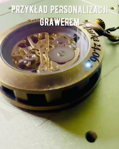 Retro Taschenuhr – Mechanisch, Farbe gehämmertes Gold, Wasserdicht, Personalisierung mit Gravur