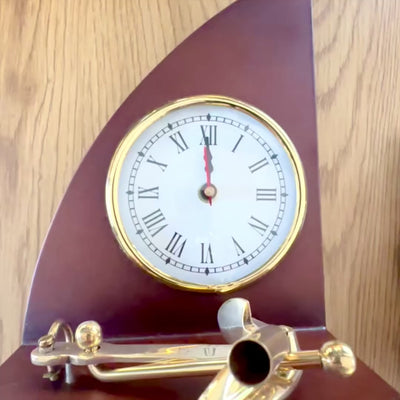 Elegantes maritimes Schreibtischset mit Uhr und Stifthalter aus Messing und lackiertem Holz – Gravur-Personalisierung – Perfektes Geschenk für den Chef oder Liebhaber des Vintage-Stils – Maße 16 x 12,5 x 23 cm  