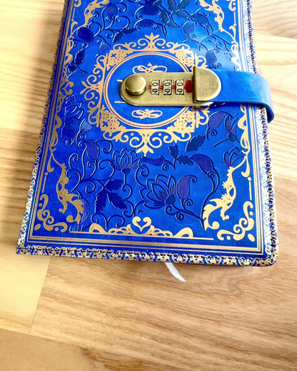 Exklusives Leder-Notizbuch "Sekretnik" A5 mit Zahlenschloss - Personalisierung mit Gravur