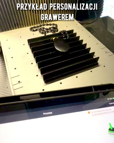 Obsidian Yin Yang Amulett mit Gravur - Harmonie und Schutz, personalisierte Gravur als Geschenk