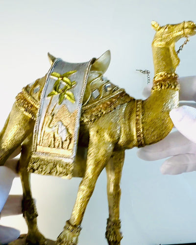 Statuette Wüstenwanderer Dekoratives Kamel aus Harz mit Gravurmöglichkeit