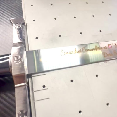 Stahlschwert eines Ritters 84 cm in Scheide - Replik SW-114 mit der Möglichkeit einer personalisierten Gravur
