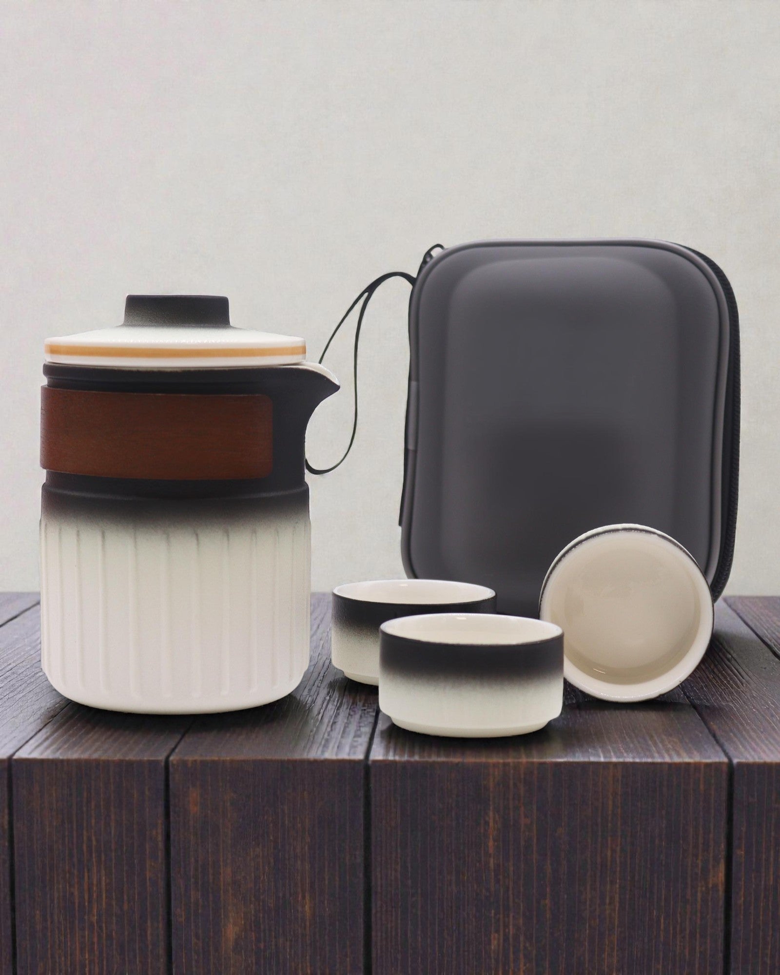 Reise dreier Freunde – Keramik-Reiseset mit Teekanne und 3 Bechern