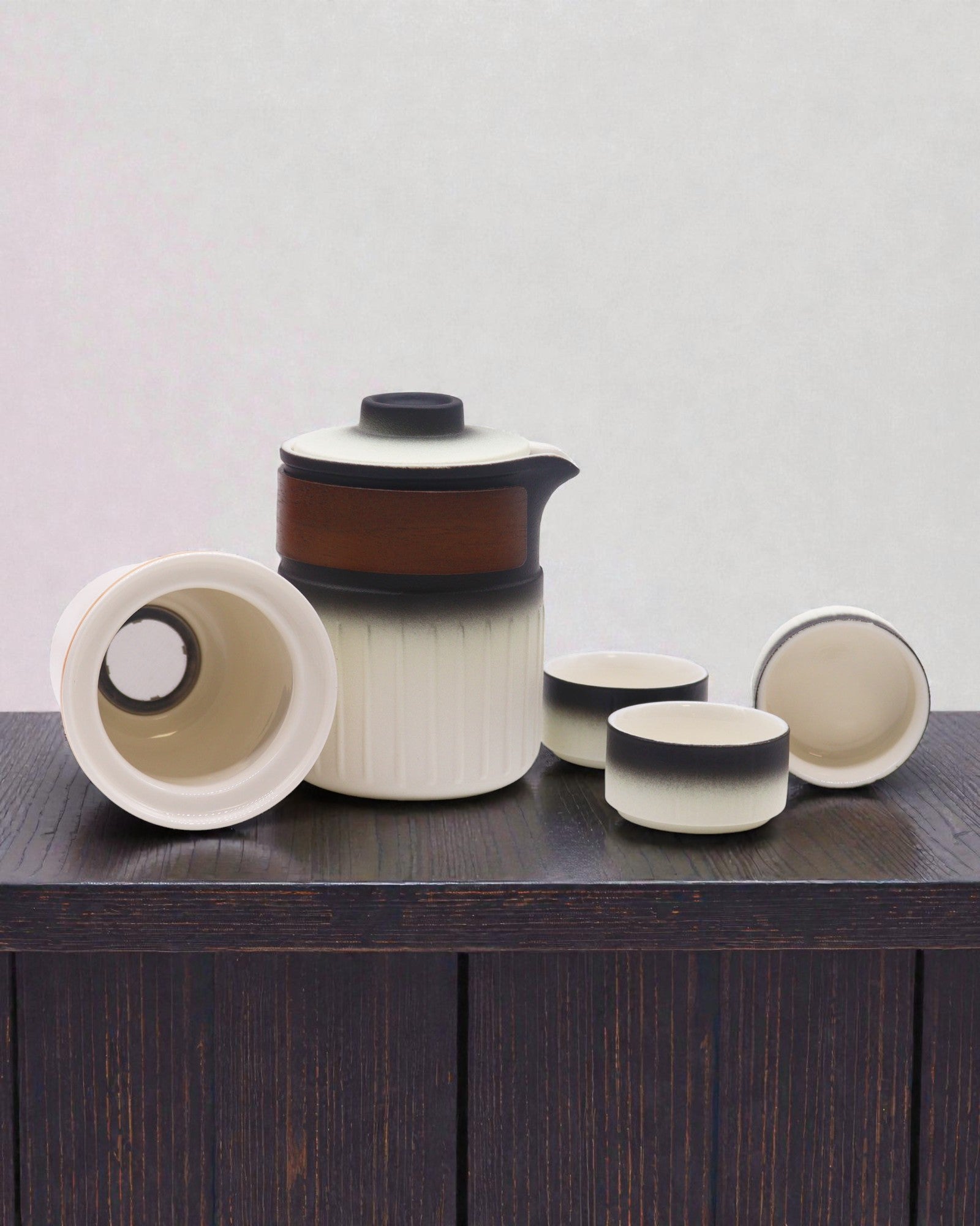 Reise dreier Freunde – Keramik-Reiseset mit Teekanne und 3 Bechern