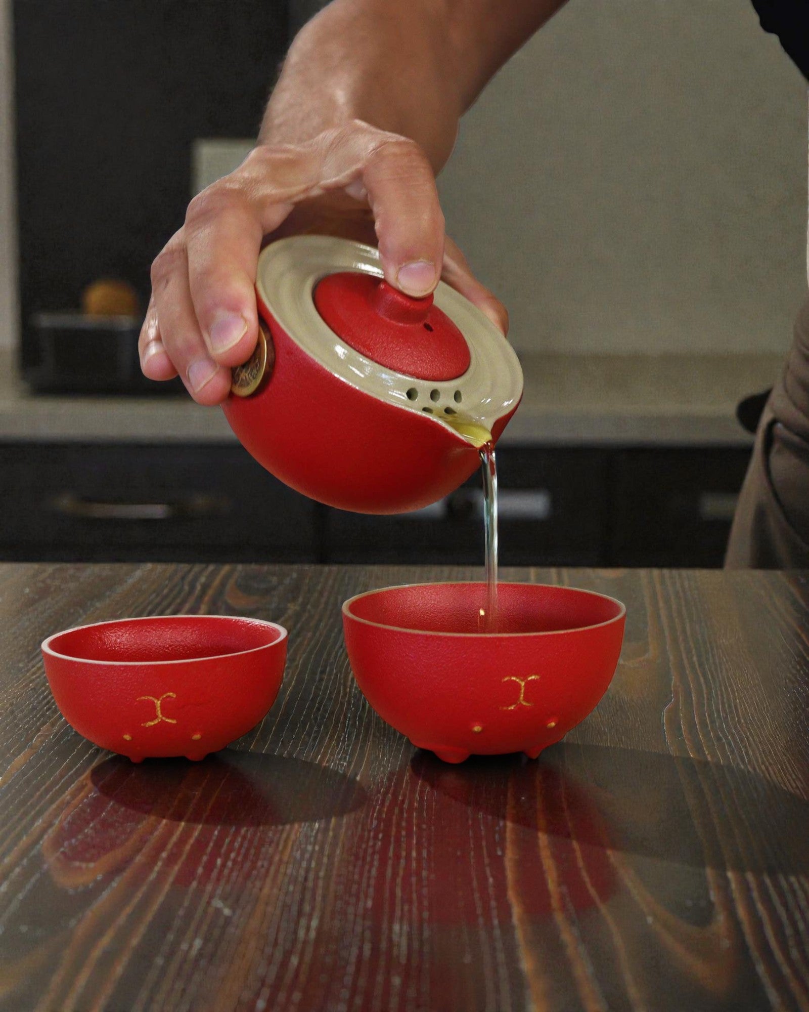 Rote Glückskatze – Teeset mit 2 Tassen (Rot)