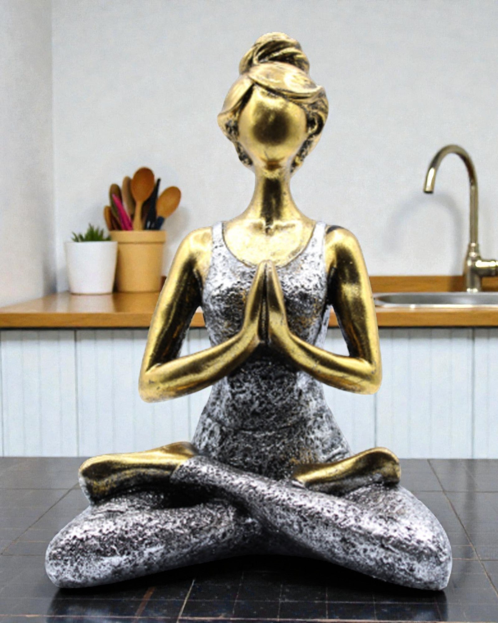 Frauenfigur 24 cm – Yoga Gold-Silberne Klassik