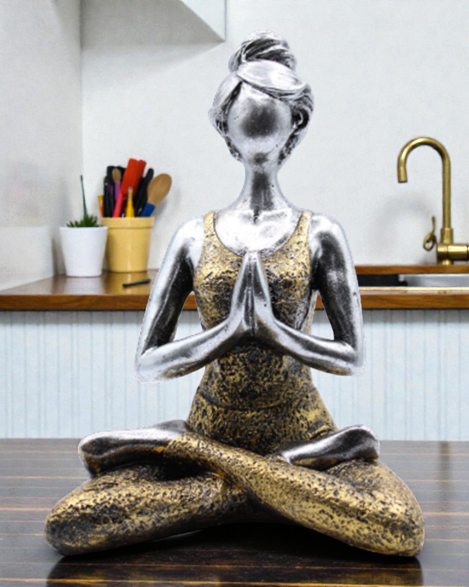 Frauenfigur 24 cm – Yoga Silber-Goldene Balance